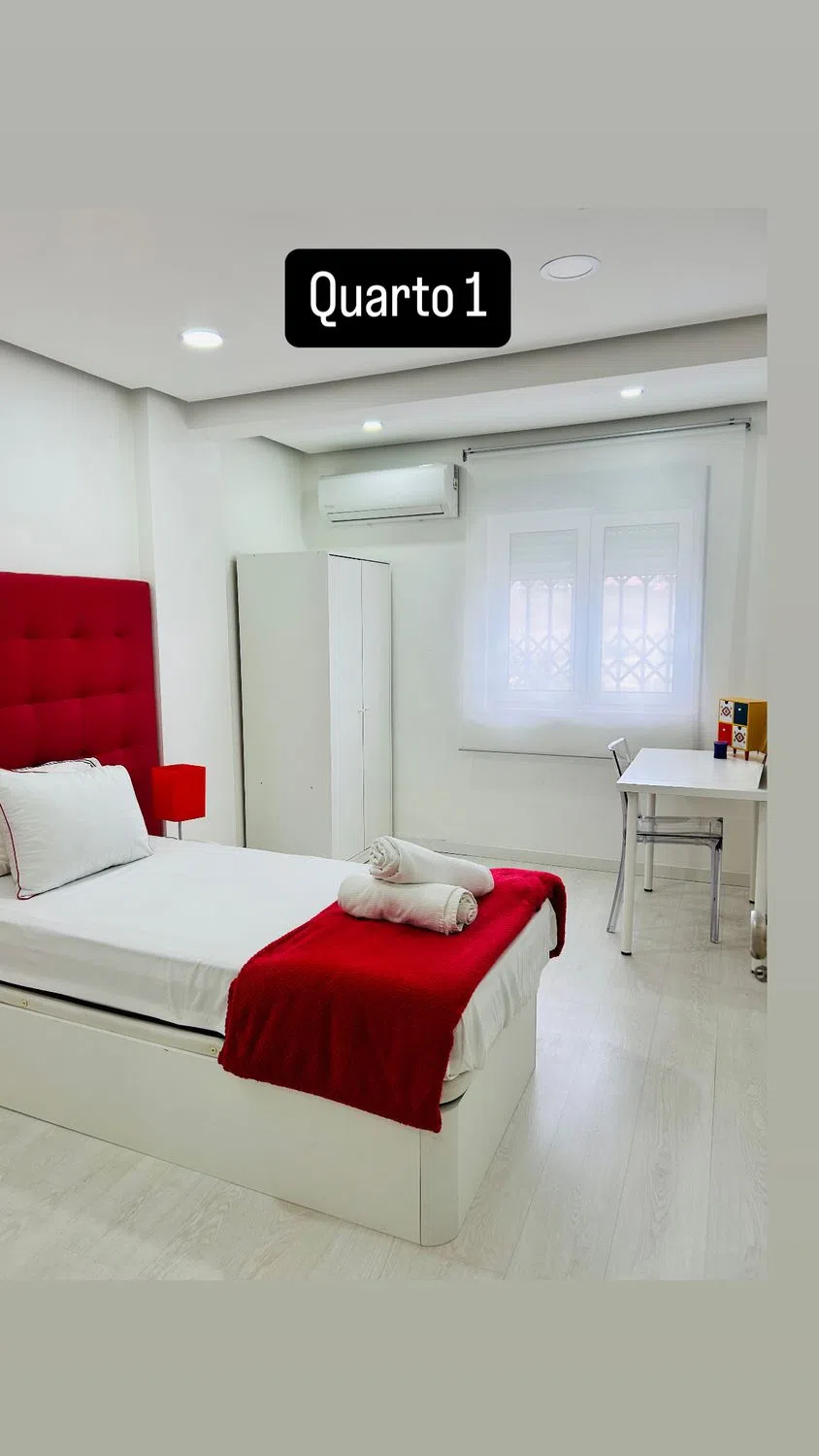 Sea-view apartment in Olhão walkable to cafés