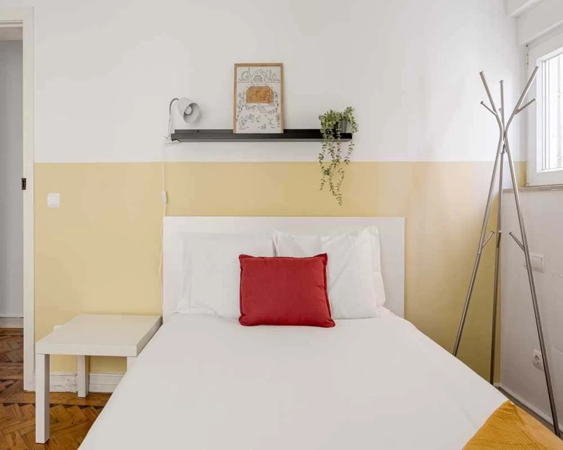 Townhouse in Monte Gordo with parking nearby