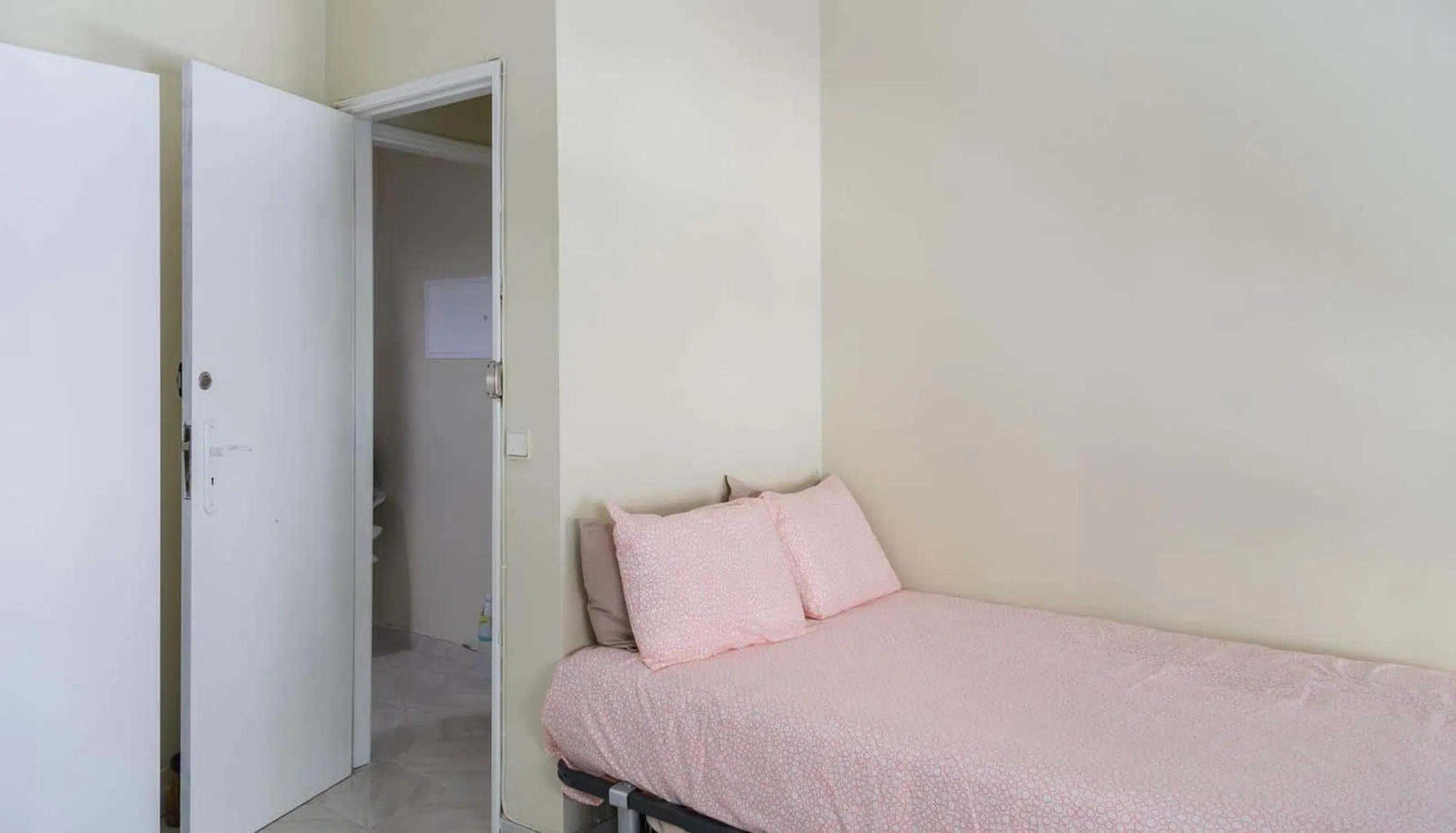 Studio in Quarteira near local shops